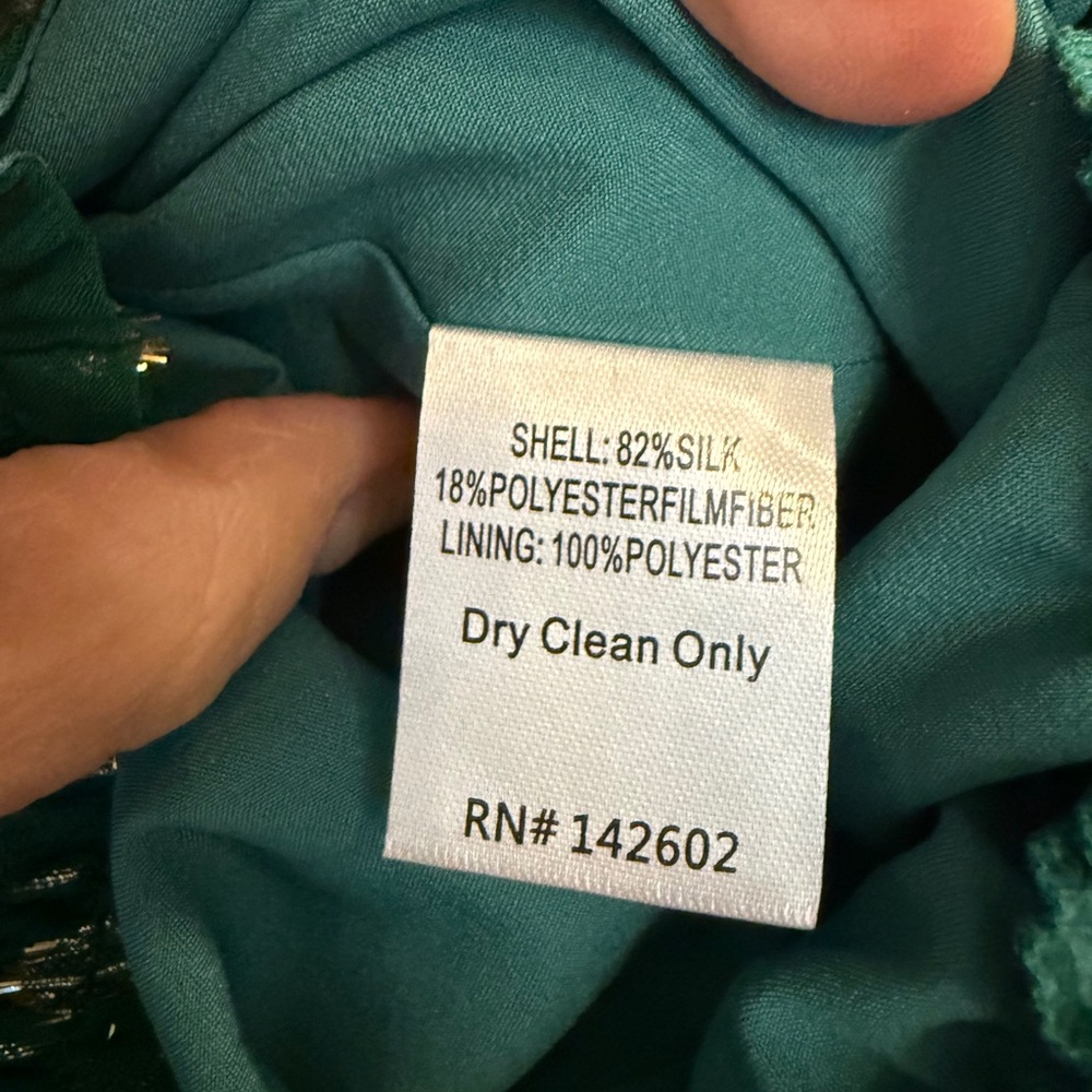 NWOT Sail to Sable Green and Gold Patterned Sparkle Blouse - Picture 4 of 4